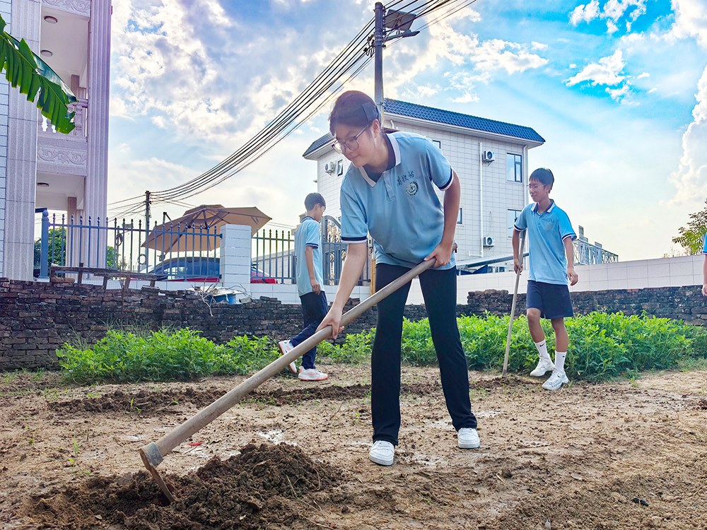 黄南正规青少年管教学校联系电话及择校指南